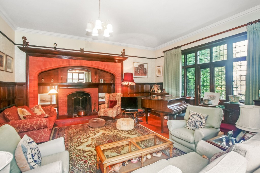 Images for Sanderstead Hill, South Croydon, CR2 EAID:4238971326 BID:111a20da-ac98-4726-afab-e685f1b287bd