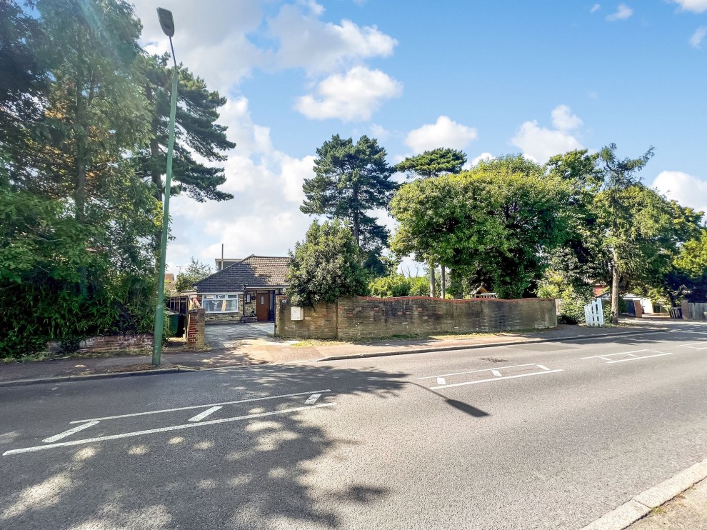 Images for Plough Lane, Purley, CR8 EAID:4238971326 BID:111a20da-ac98-4726-afab-e685f1b287bd